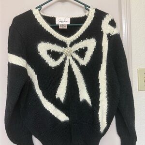 Vintage Jaclyn Smith Black Sweater w/Bow Design & Pearl Detail.